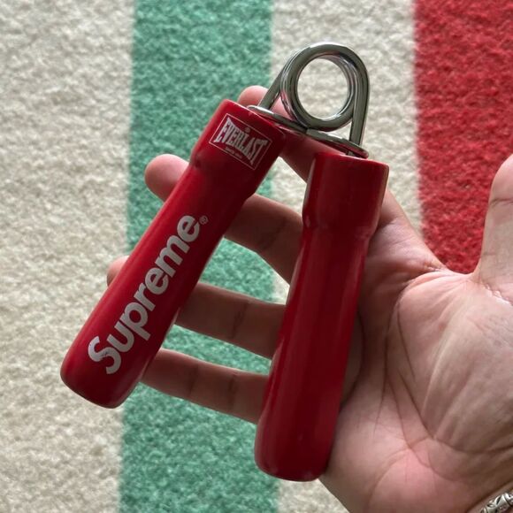 Supreme X Everlast Hand Grip Red FW14 Authentic - Picture 4 of 5